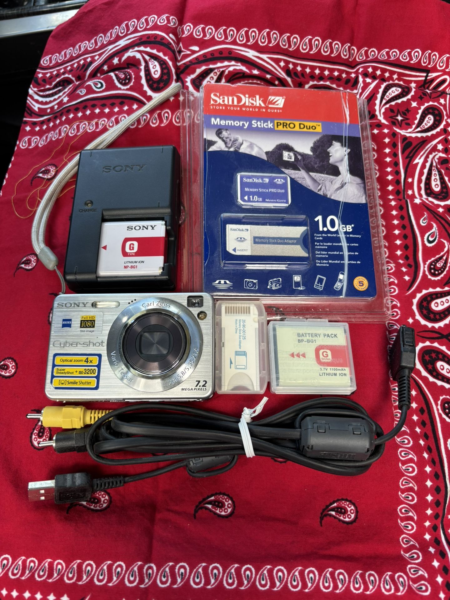Sony CyberShot DSC-W120-Teal -7.2 MP-Digital Camera w/ charger, USB cable, 2 New Battery And Memory Stick