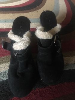 Size 8 black suede white fur platform heel