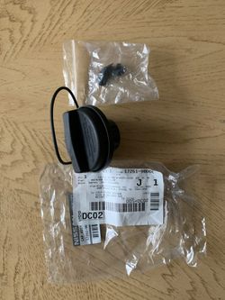 Nissan Versa sv 2012 Fuel tank cap