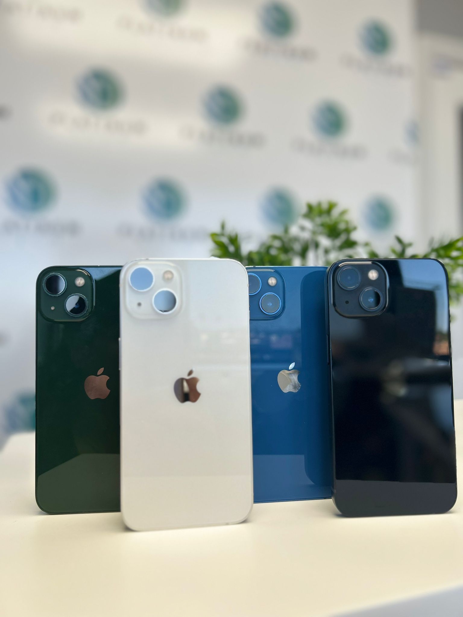 iPhone 13 Unlocked 256Gb Many Colors Available With AirPods For Free !