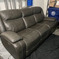 Avenger Gray Power Sofa