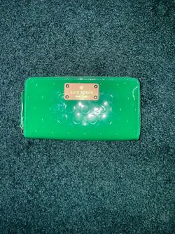 Kate Spade New York Green Patent Leather Long – Excellent Condition 💚