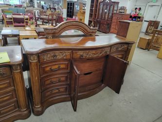 11 drawer dresser W/ mirror