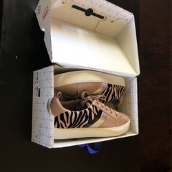 Women Shoes - Call It Spring