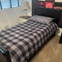Twin bed with trundle
