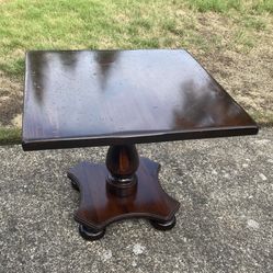Vintage Eathan Allen end table