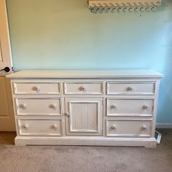 White Dresser, Solid Wood! 