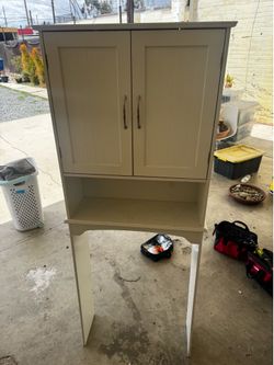 Bathroom cabinet