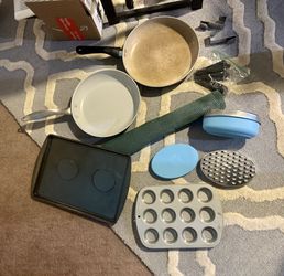 Assortment Beginner Kitchen Home Goods Pans Baking Muffin Sheets Cheese Grater Etc. Bundle $25