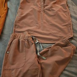 Figs scrubs - Womens - Mauve