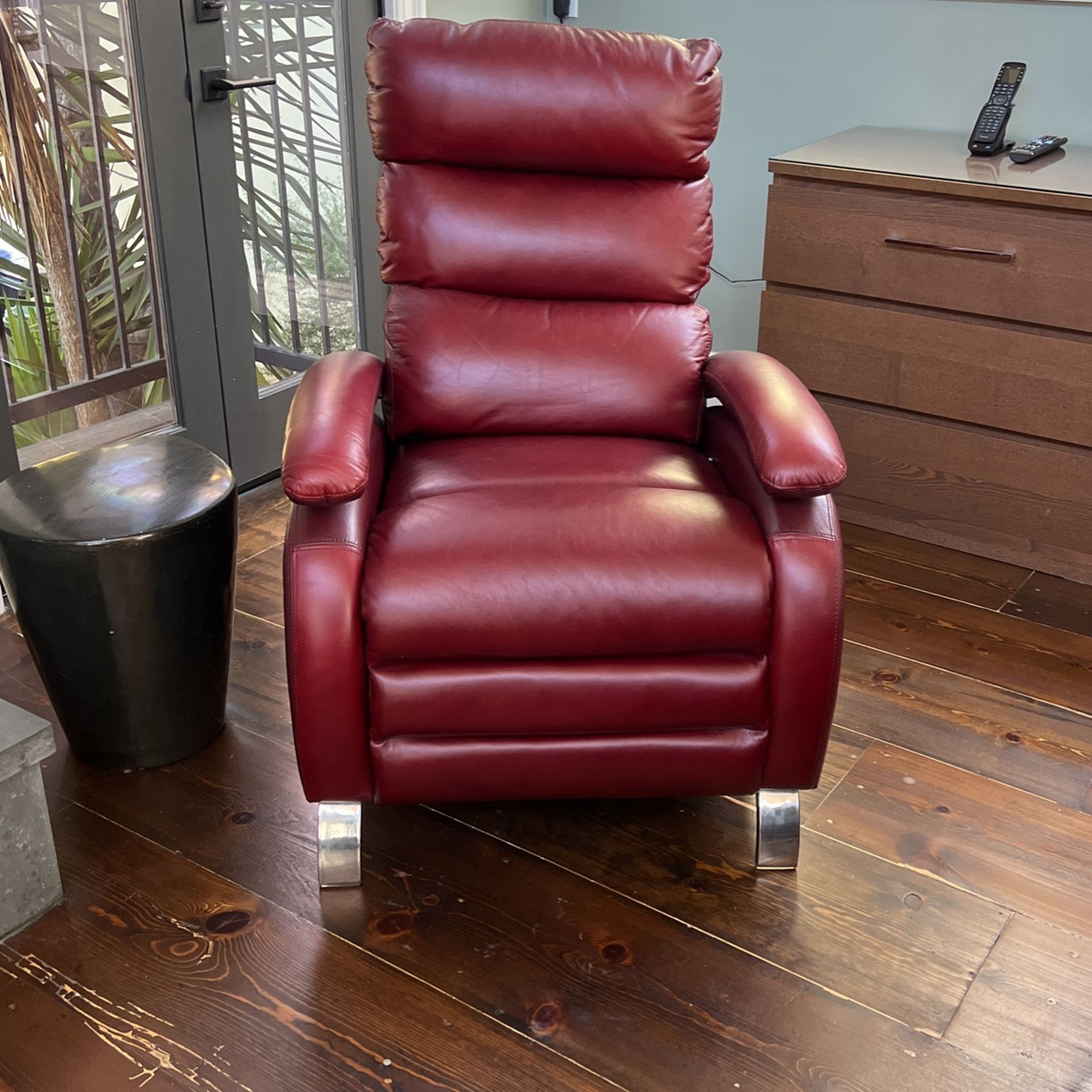 RECLINER CHAIR