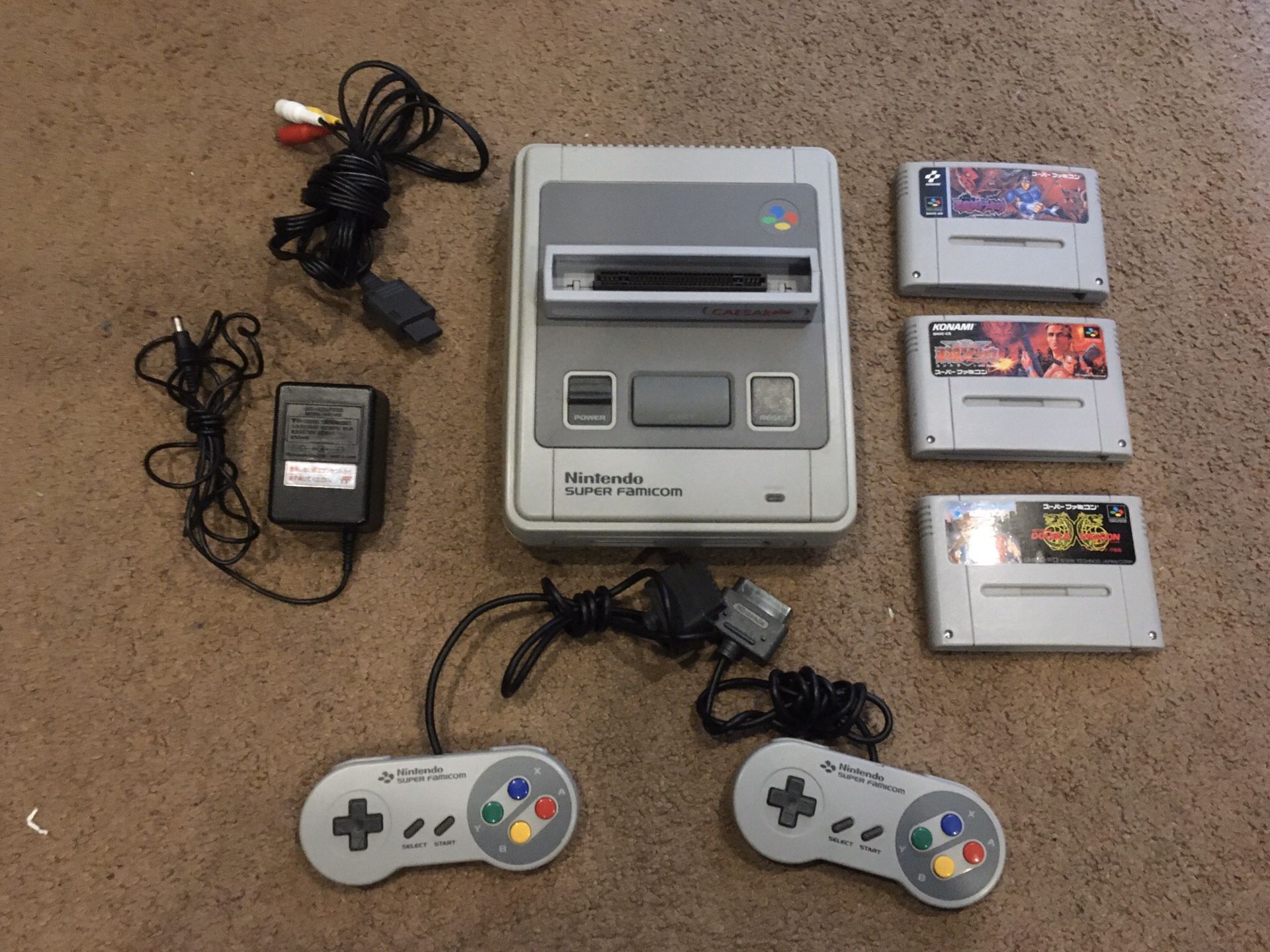 Super Nintendo SNES famicom japan import with games and 2 controllers, converter all OEM