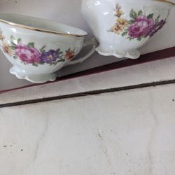 2 porcelain tea cups