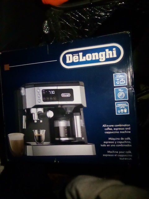 DeLonghi Coffee Espresso Maker 