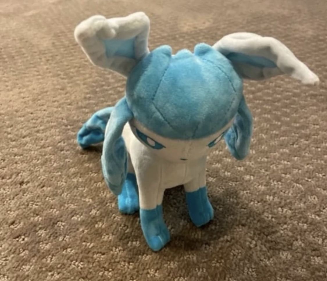Pokémon Glaceon Plush