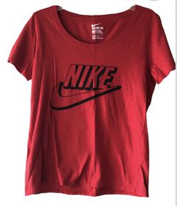 Women’s Nike Workout Top Size Large
