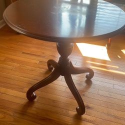 Circle Table