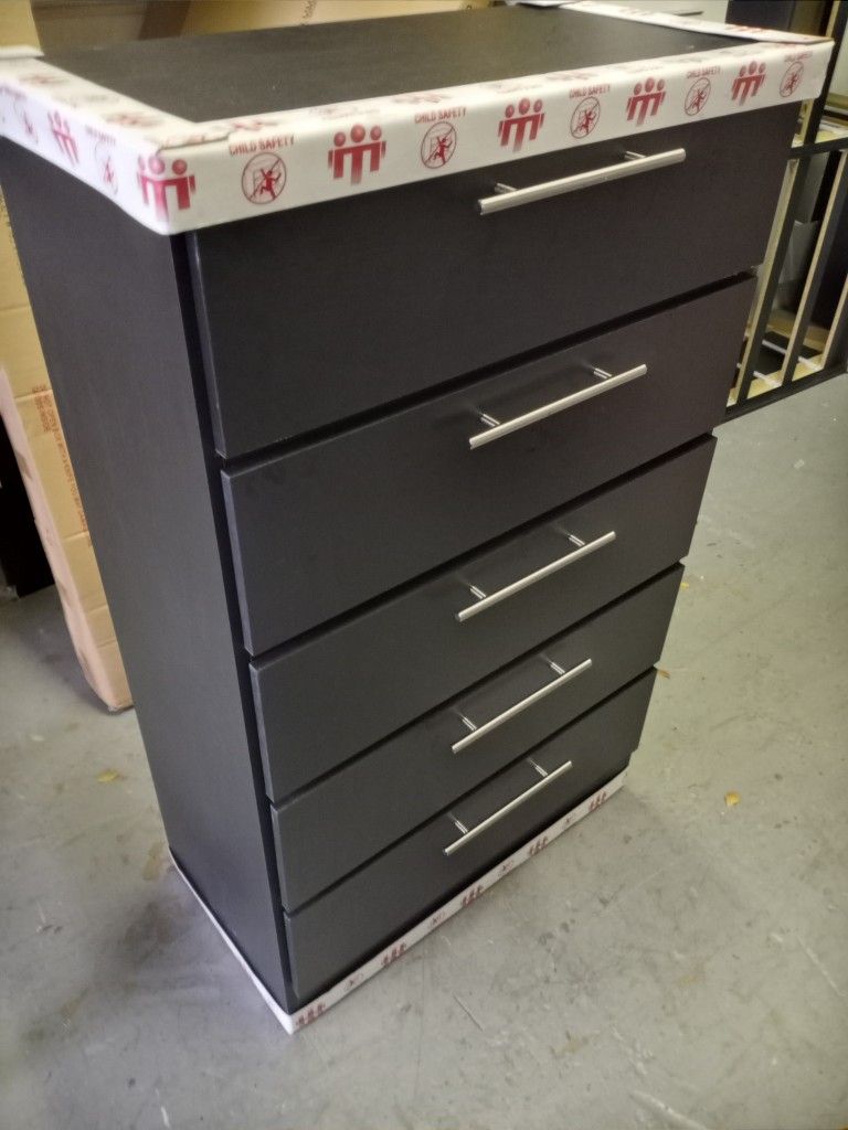 NEW QUEEN BEDFRAME WITH CRYSTALS DRESSER CHEST AND 1 NIGHTSTAND. ALSO SOLD SEPARATELY