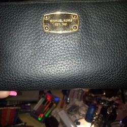  Michael Kors Wallets