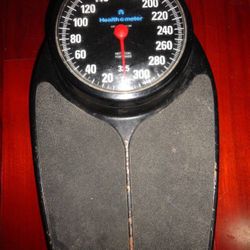 Vintage Health o Meter Professional Scale Big Foot 325 LBS -

