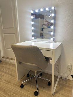 Vanity mirror with chair
