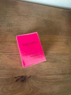 Valentino pink perfume 100ml