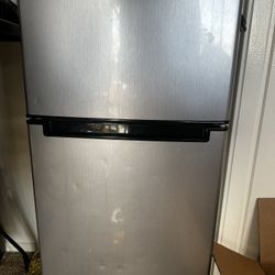 Magic Chef Refrigerator