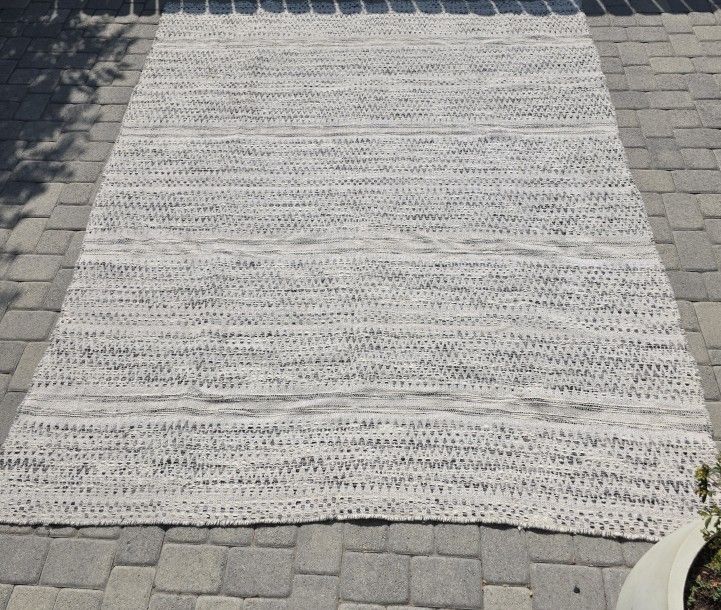 Hauteloom Hand Woven Wool Natural Fiber Soft Braided Carpet W/ Rug Pad