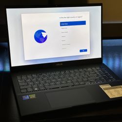 ASUS Creator Laptop Q OLED (Q540V) – i9-13900H / RTX 3050 / 16GB / 1TB / OLED