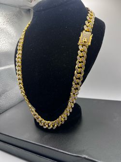 Men’s Iced Out Cuban Link Chain Necklace