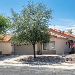 4-Bed, 2.5-Bath Remodel in Continental Ranch – Furnished 