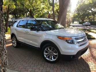 2014 Ford explorer like new 61000 miles FINANCING FOR EVERYONE!