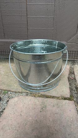 Galvanized Metal Bucket with Handle