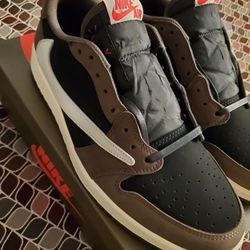 Air Jordan 1 travis Scott Low Mocha. Men's 13