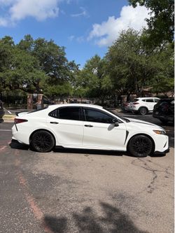 2018 Toyota Camry SE – Clean Title – No Accidents – Excellent Condition