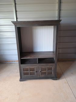 Homemade Wooden Hutch ( Free Delivery if Needed)
