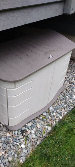 Rubbermaid storage shed