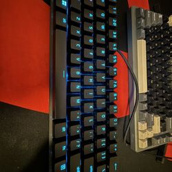 RAZER HUNTSMAN MINI KEYBOARD