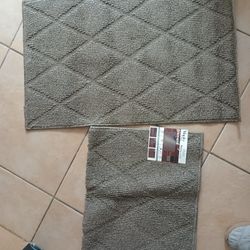 carpets /case / chairs $15