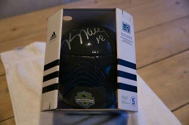 Kasey Keller sounders original goalie Autographed