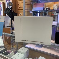 15inch MacBook Air M3 / 8gb Ram / 256gb Ssd