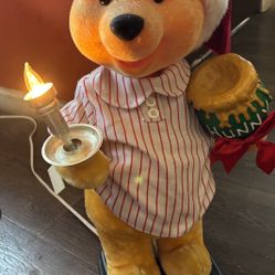 Vintage 1996Disney Winnie the Pooh Animated Christmas Figurine