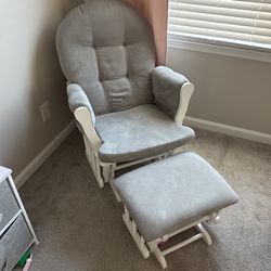 Glider/Rocking Chair With Foot Rest