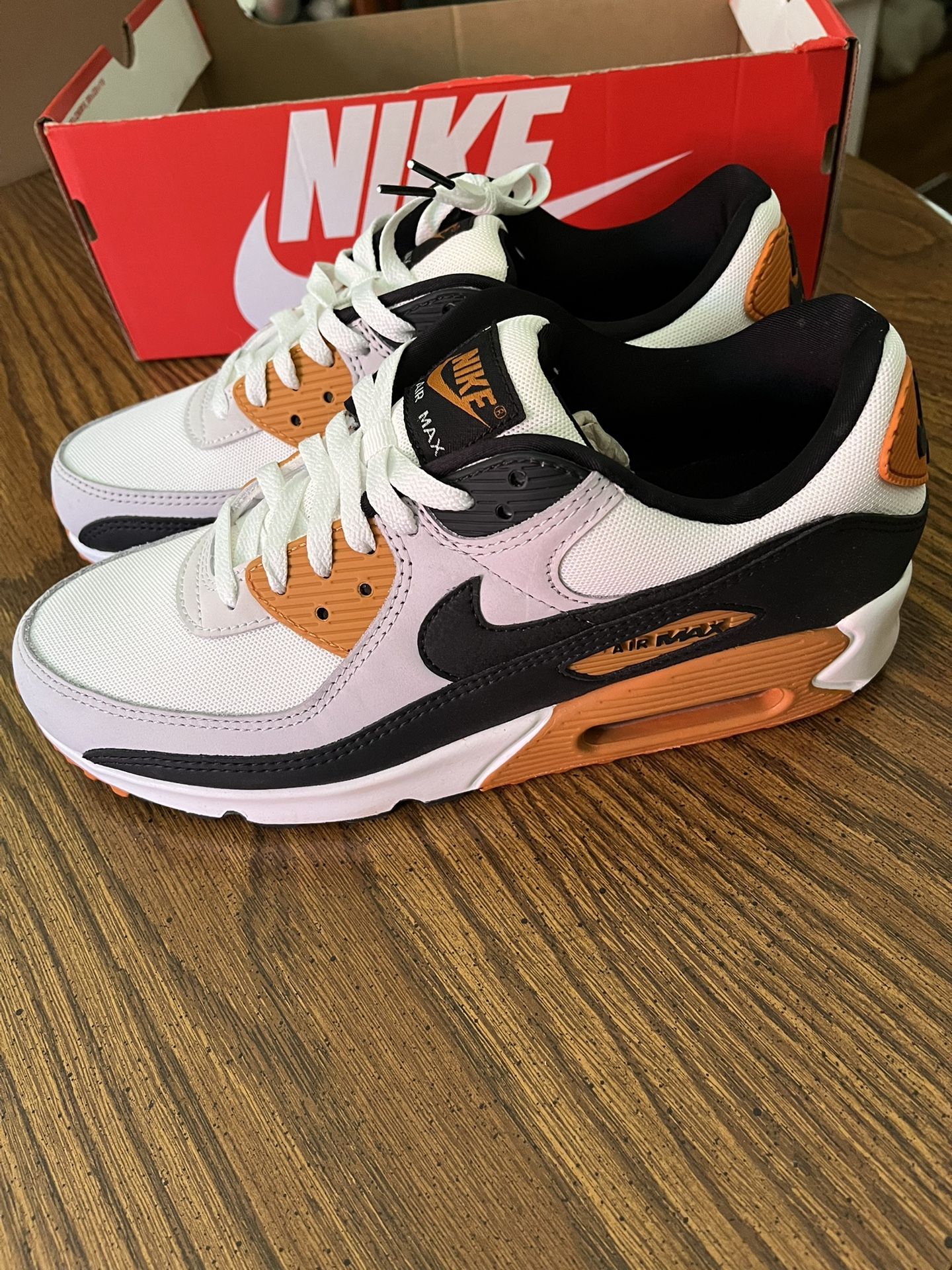 NIKE AIR MAX 90 ‘MONARCH’ Men’s Size 9. Brand new, Never Worn.