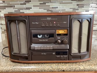 Stereo System-TEAC. (G)