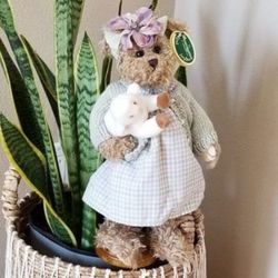 THE BEARINGTON BEAR COLLECTION W/ ORIGINAL DOLL STAND 14" NEW!