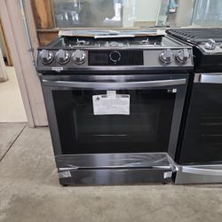 Samsung  5burner Self Cleaning Air Fry And Convention Oven Slide In Gas Range 