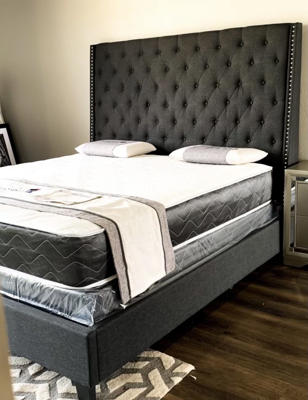 New Linen 6ft Tall Bed Plus Mattress And Boxspring/ Home & Garden