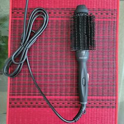 Jose Eber Hot Volumizing Hair Brush. New