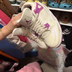 JORDAN 4 RETRO HYPER VIOLET